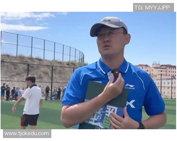 足球明星抽烟形象引发争议球迷呼吁健康生活方式的重视与改变